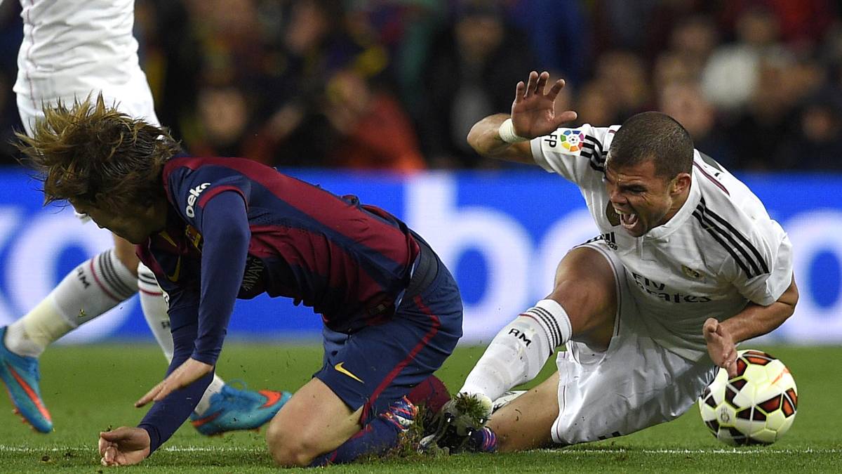 PEPE: Keine Frage - Pepe (r.) ist der vielleicht härteste Verteidiger im Fußballuniversum. Dass er dabei gerne mal Fairplay beiseite lässt, macht ihn bei vielen Fans zur Hassfigur. Unvergessen sind zahlreiche schmerzhafte Clasicos gegen Barca