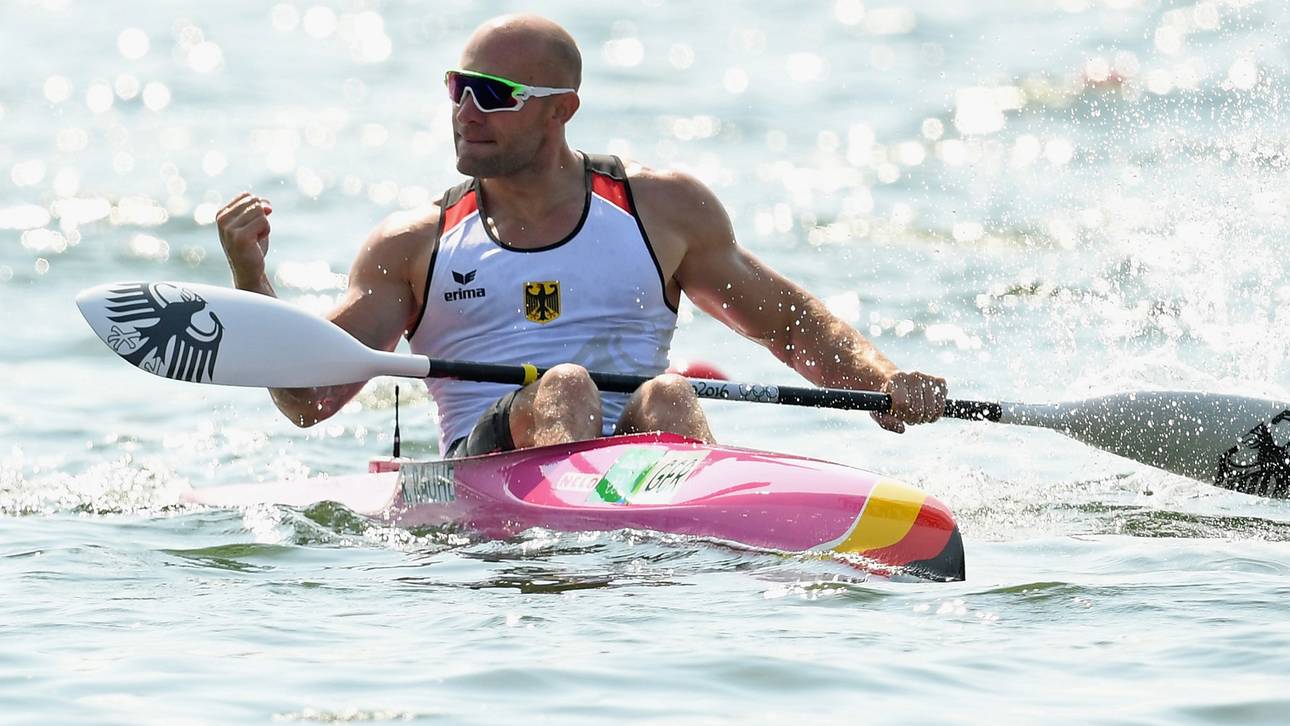 Geteiltes Bronze für Rauhe im Kajak