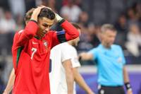 Cristiano Ronaldo wird in der Verlängerung gegen Slowenien beinahe zum tragischen Helden - und fängt sich durch sein Verhalten die Kritik von Didi Hamann ein. Der TV-Experte unterstellt dem Portugiesen Egoismus. 