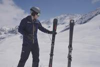 Der WM-Silbermedaillen-Gewinner von 2015, Fritz Dopfer, testet beim DSV skiTEST verschiedene Skimodelle. Was sind Unterschiede & Gemeinsamkeiten bei den aktuellen Allmountainski & den Sportcarvern? Welcher Ski passt zu welchem Fahrtyp? 