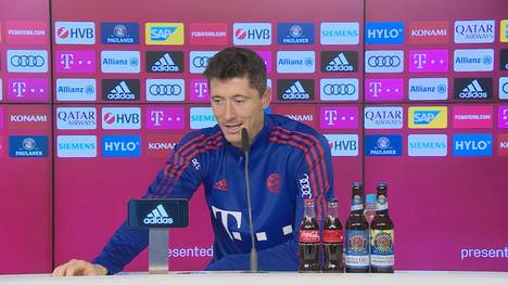 Neben der Auszeichnung zum Weltfußballer 2021 wurde Robert Lewandowski auch in die FIFA Top 11 gewählt, diese Ehre wurde unter anderem auch Erling Haaland zu teil.