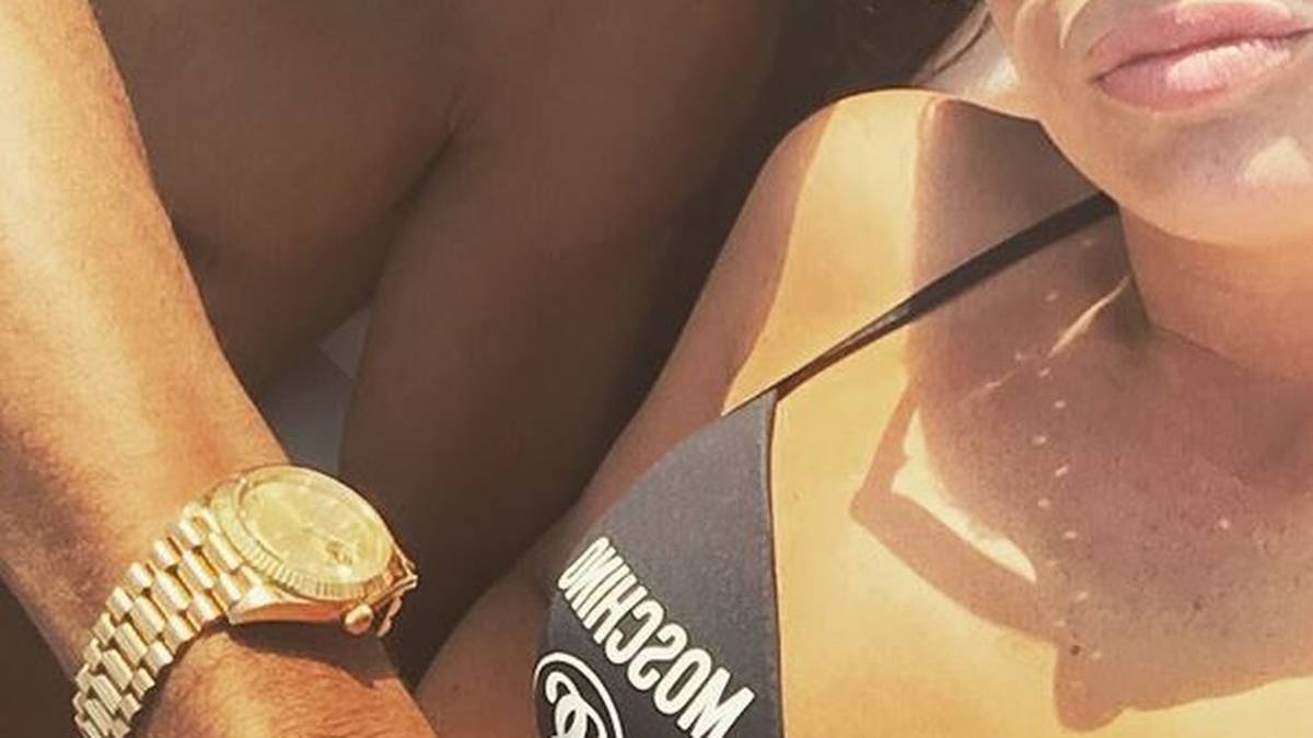 In Sachen Swag steht die 30-Jährige ihrem Stürmerstar in jedem Fall in nichts nach. 