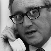 Der verstorbene Ex-US-Außenminister Henry Kissinger spielte eine tragende Rolle dabei, das vom Scheitern bedrohte „Match des Jahrhunderts“ zwischen den Schach-Genies Bobby Fischer und Boris Spasski zu retten,