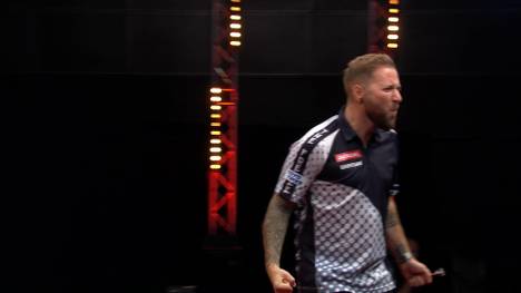 In einem mitreißenden Match bezwang Danny Noppert seinen niederländischen Landsmann Dirk van Duijvenbode und steht damit im Achtelfinale der World Series of Darts Finals.