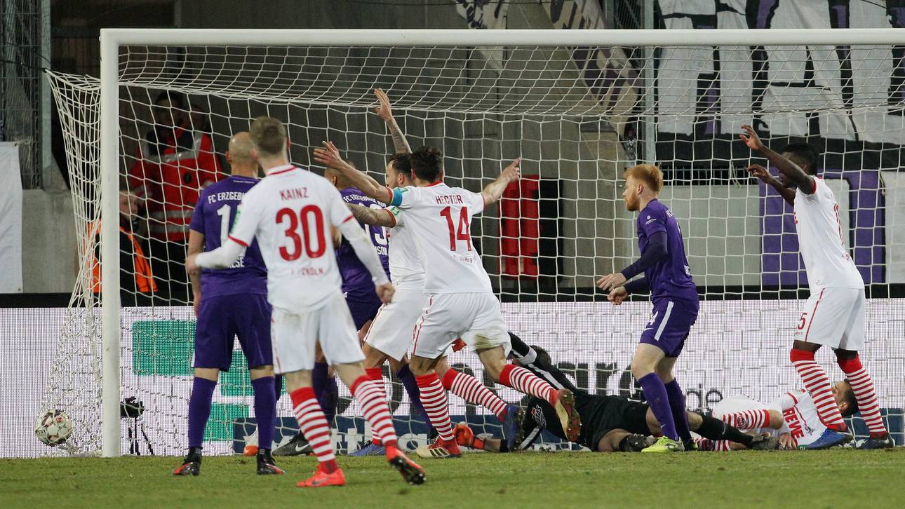 Köln dank Dusel-Tor wieder Erster