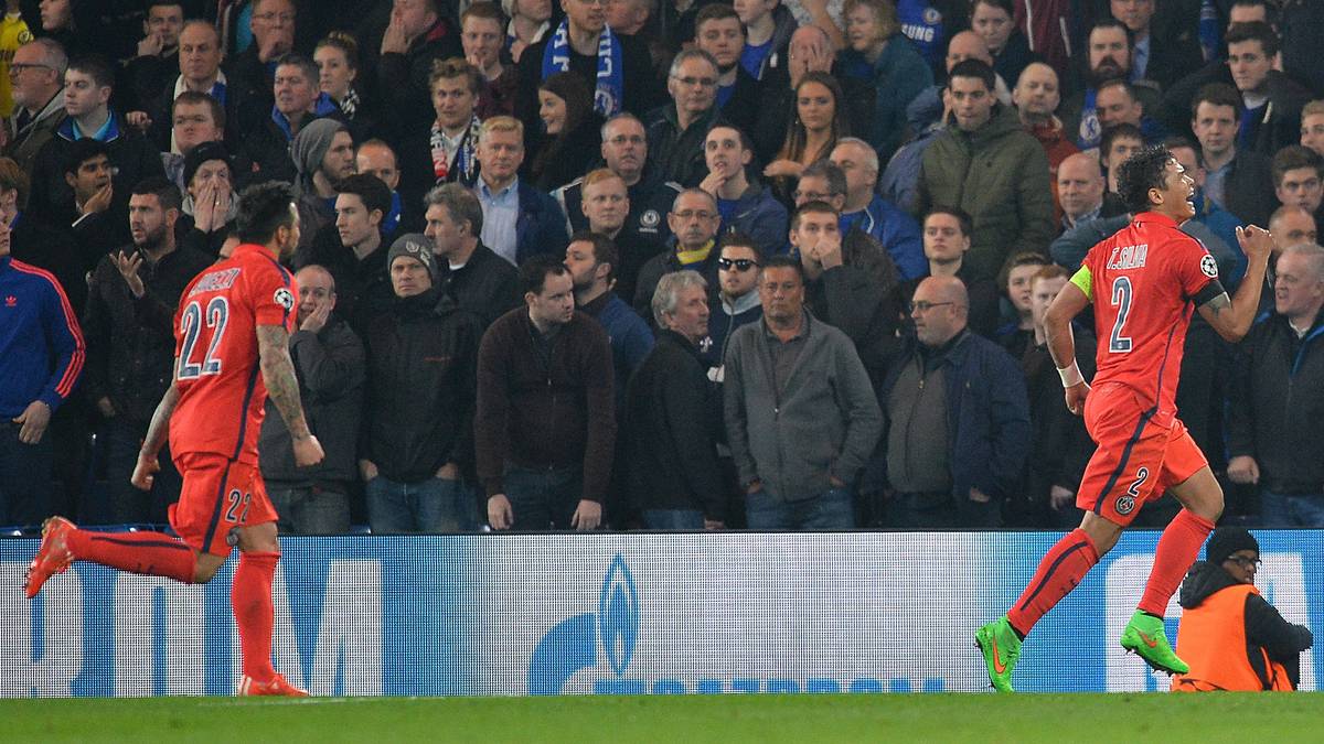 Der Torschütze dreht jubelnd ab