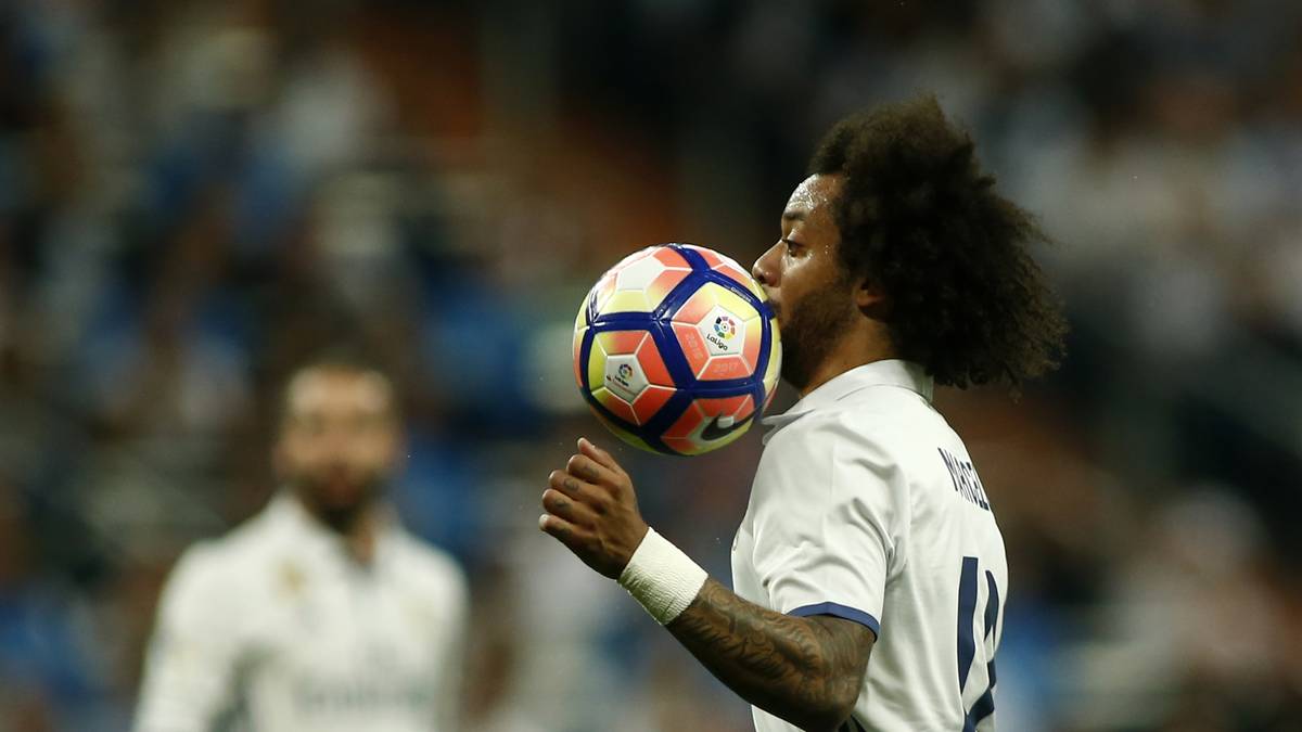 VERTEIDIGUNG - MARCELO: In Wahrheit ist der brasilianische Wirbelwind ebenfalls Stürmer. Wird aber stets in der Verteidigung aufgestellt wo er manchmal nur schludrig seine Aufgaben erledigt. In Topform wird er aber jeden Gegenspieler vor Aufgaben stellen. Vorteil Real - 3:3