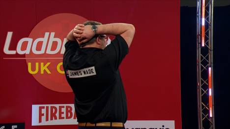 Bei den UK Open schlägt James Wade seinen Landsmann Rob Cross und zieht damit ins Halbfinale ein.