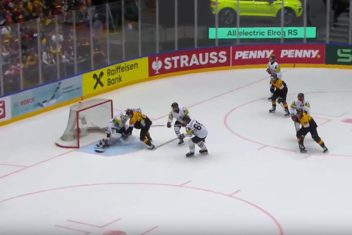 Die deutsche Eishockey-Nationalmannschaft hat sein Auftaktspiel bei der Eishockey-WM deutlich gewonnen.