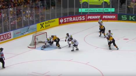 Die deutsche Eishockey-Nationalmannschaft hat sein Auftaktspiel bei der Eishockey-WM deutlich gewonnen.