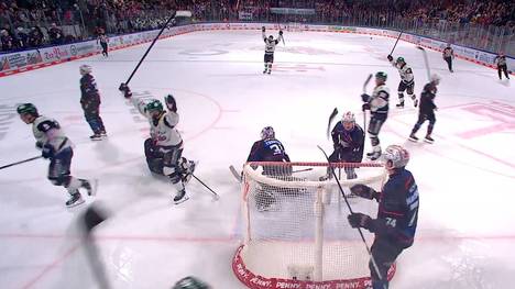 Am ersten Spieltag der Deutschen Eishockey Liga nach einer 14-tägigen Pause haben die Eisbären Berlin bei den Nürnberg Ice Tigers im Shootout gewonnen. Nach regulärer Spielzeit und Overtime stand es 4:4.