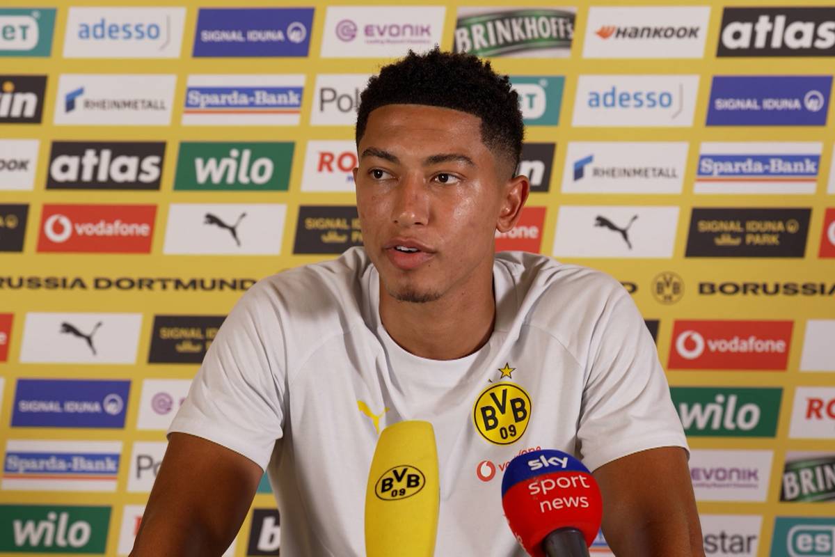 Jobe Bellingham spricht über seinen Empfang bei Borussia Dortmund. Er schwärmt sowohl von den Fans als auch von seinen Mitspielern und Trainern.