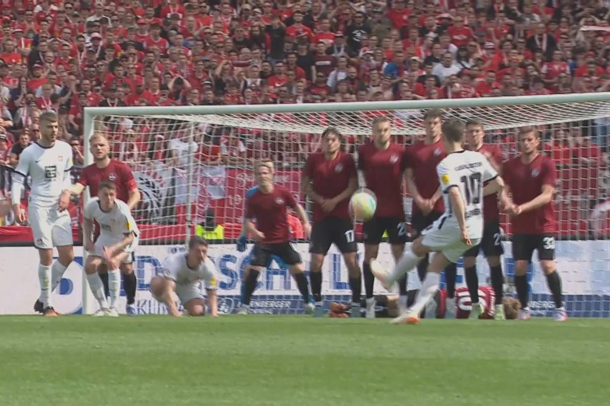 Der 1. FC Kaiserslautern hat in letzter Minute ein 3:3 in Nürnberg erzielt. Beim FCN lagen die Pfälzer lange 1:3 zurück, doch schlugen in der Schlussphase doppelt zu.