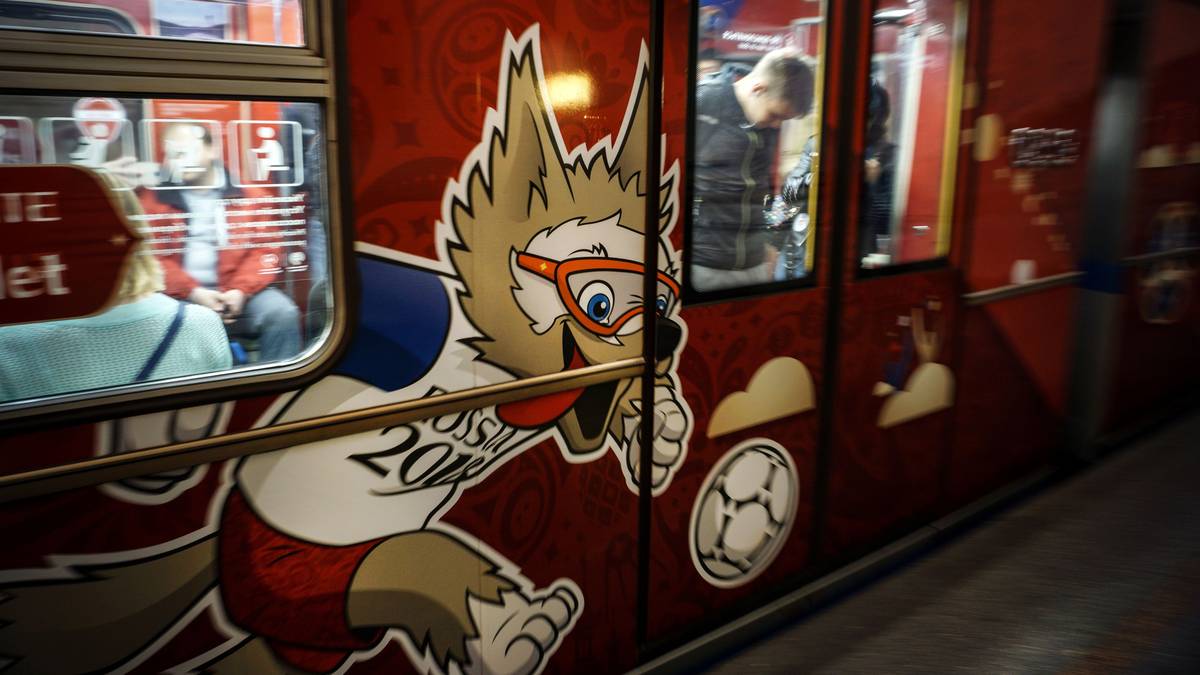 Zwischen 14. Juni und 15. Juli rollt der Ball und die ganze Welt blickt nach Russland: 32 Teams kämpfen bei der WM 2018 um den Weltmeistertitel. Auf und neben dem Platz spielen sich spektakuläre und kuriose Szenen ab. SPORT1 zeigt die besten Bilder