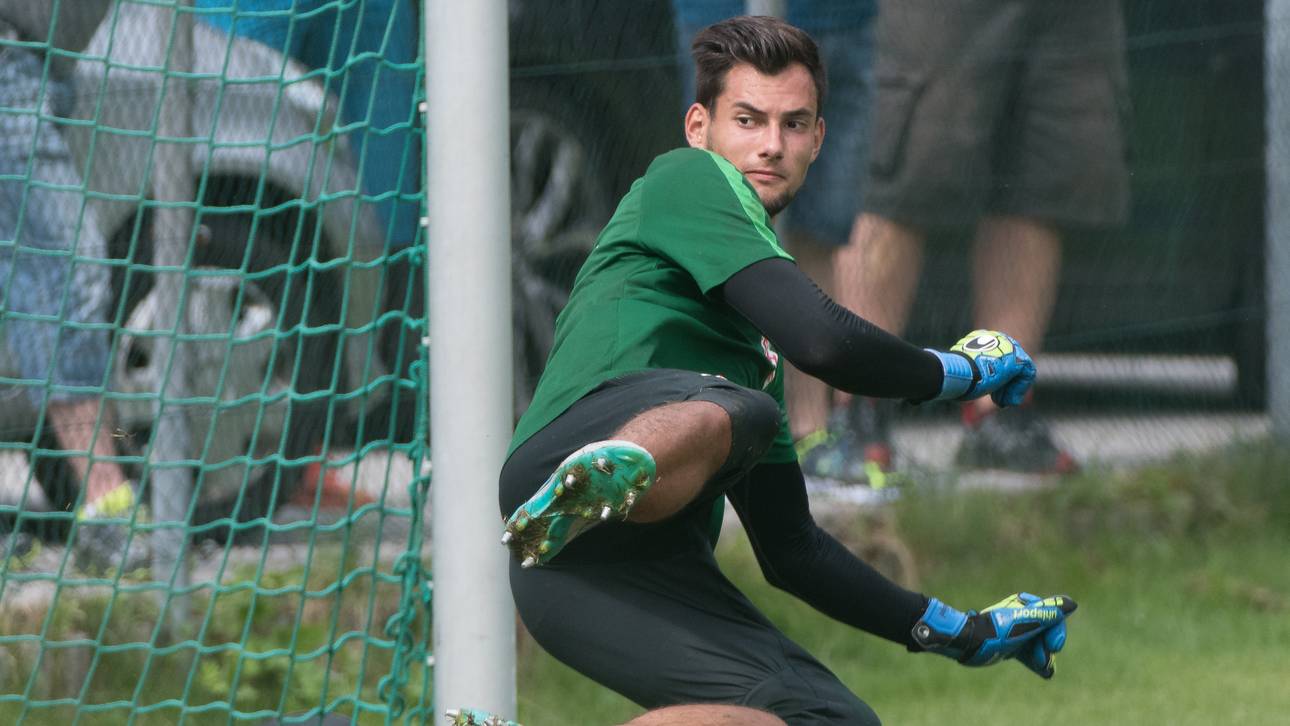 Hrubesch befördert dritten Torhüter