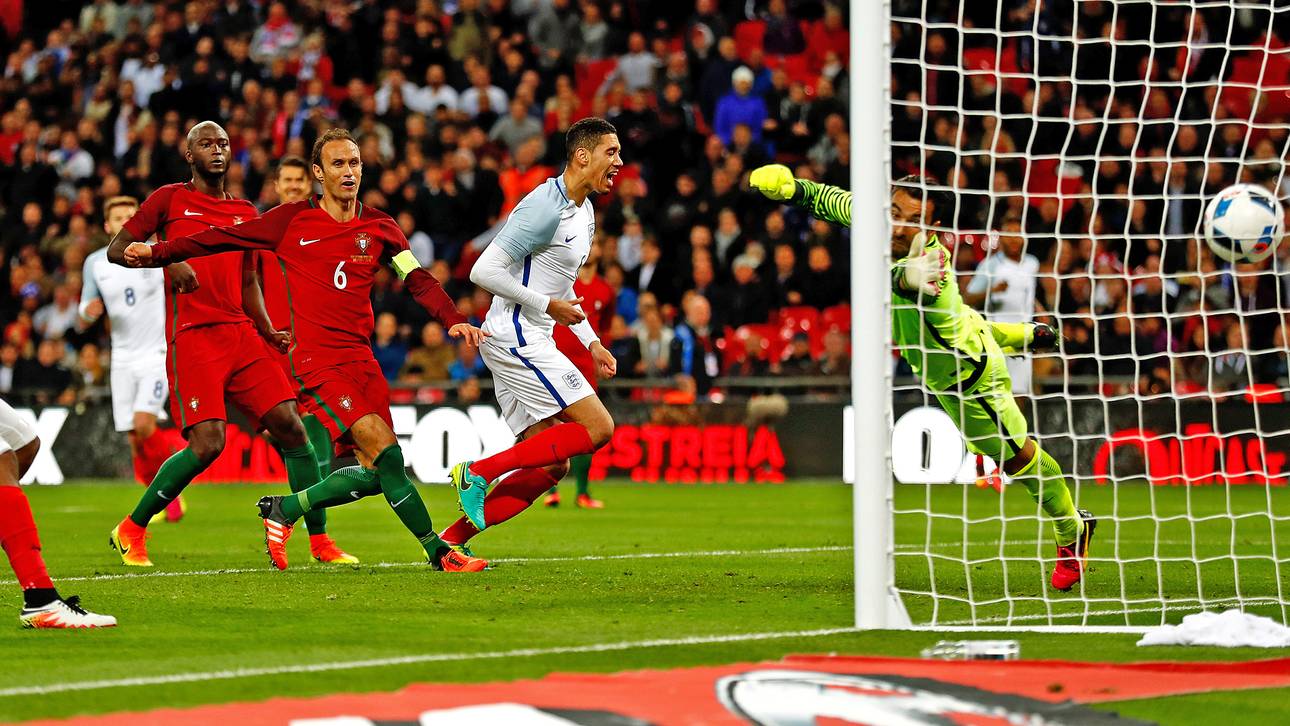 Smalling trifft unter Mourinhos Augen