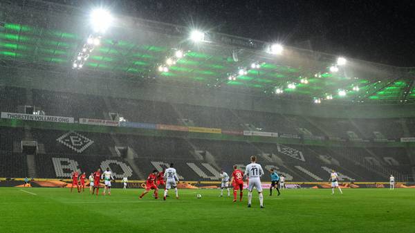 Das bislang einzige Geisterspiel der Liga fand zwischen Borussia Mönchengladbach und dem 1. FC Köln statt