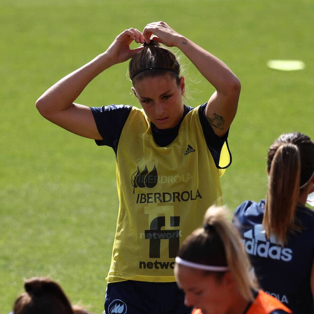 Der Ausfall von Alexia Putellas für die Frauen-EM schockt Spanien. Ihr Klub FC Barcelona reagiert aber wohl nicht nur traurig, sondern auch wütend. Die Verletzung der Weltfußballerin könnte zu einem riesigen Zoff führen.