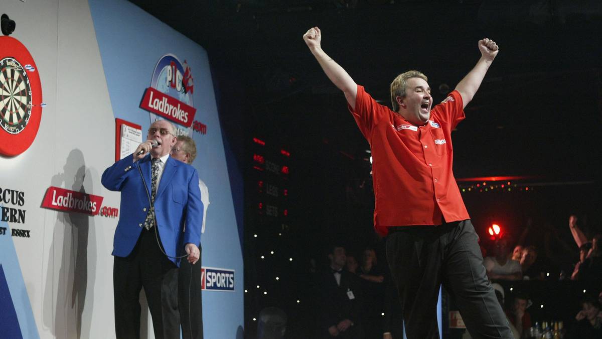 Doch dieses Mal hat Taylor das bessere Ende für sich. Er gewinnt den Nerven-Thriller und startet erneut eine jahrelange Siegesserie bei der WM