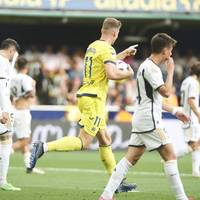 Villarreal-Stürmer Alexander Sörloth schenkt Real Madrid vier Tore ein - der FC Barcelona sichert sich Platz zwei.