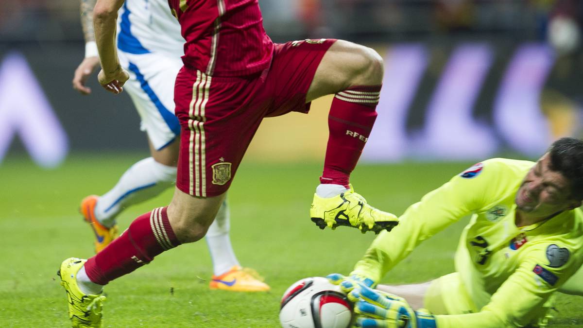 Tore gelingen den Gastgebern nicht mehr - der Sieg ist aber dennoch nicht gefährdet. Damit ist Spanien neuer Tabellenführer der Gruppe C