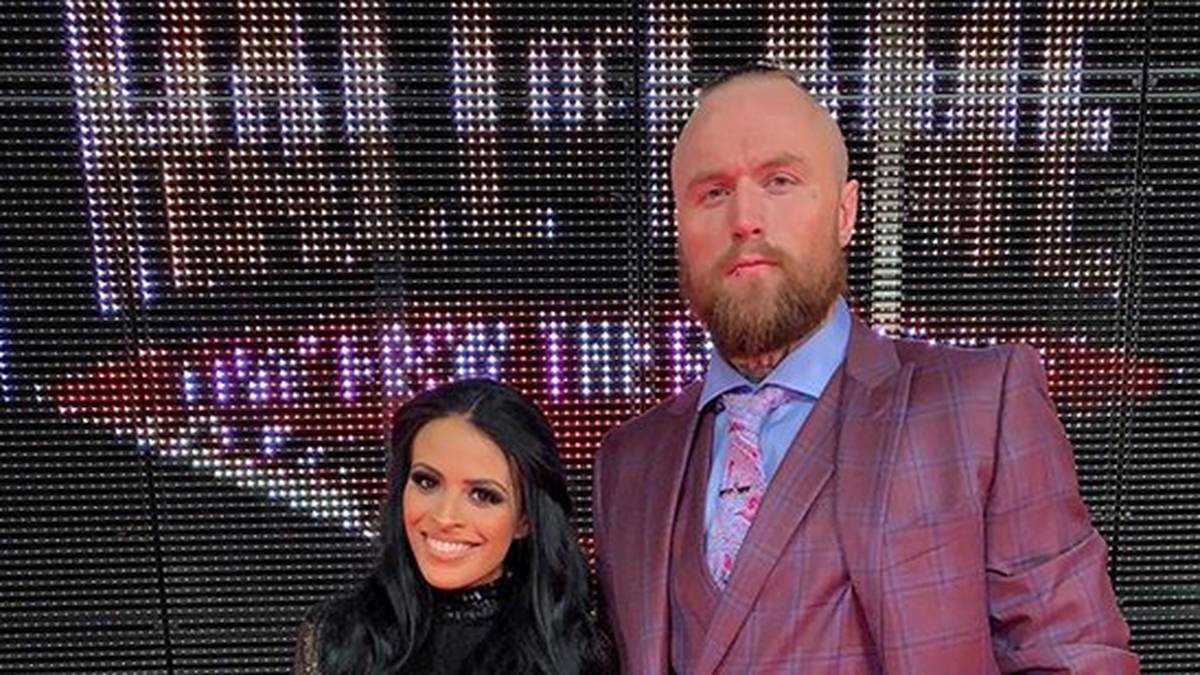 Die New Yorkerin ZELINA VEGA ist seit 2018 verheiratet mit dem Niederländer ALEISTER BLACK. Der war als Tommy End früher ein Pfeiler der deutschen Wrestling-Szene und startet seit 2019 im WWE-Hauptkader durch