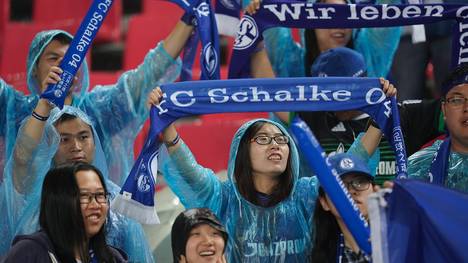 Schalke 04 setzt Zusammenarbeit mit Hebei China Fortune FC fort, Chinesische Fans feiern Schalke 04