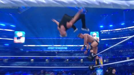 Der frühere NFL-Spieler Pat McAfee erobert die große Wrestling-Bühne. Bei der Megashow WrestleMania zeigt er einen irren Satz, bei dem die Fans in der Cowboys-Arena den Atem anhalten...