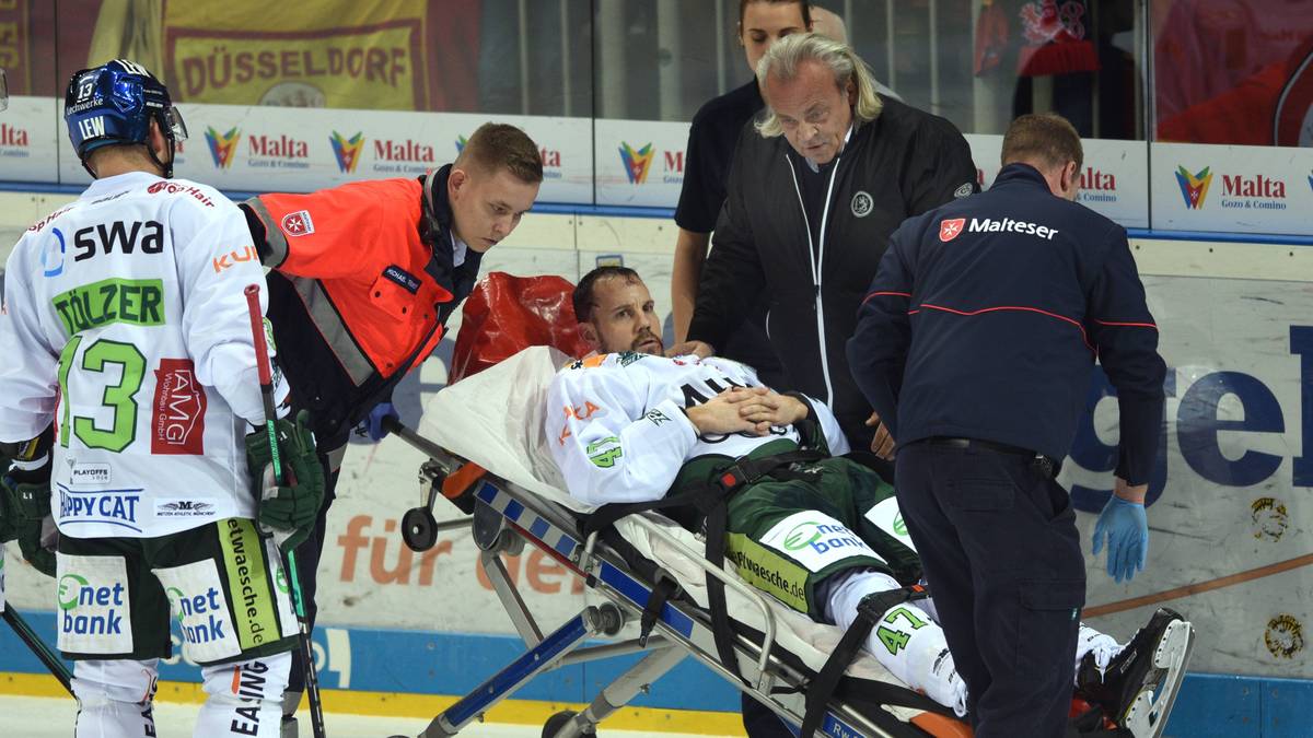 "Wenn du ein Eishockey-Stadion im Krankenwagen mit Blaulicht verlässt und du kannst dich daran nicht mehr erinnern, bist du heilfroh, wenn du zu Hause gesund auf zwei Beinen wieder reinlaufen kannst", sagte Ullmann ebenfalls im Podcast "DIE EISHOCKEY SHOW powered by SPORT1"