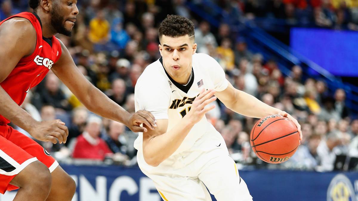 PLATZ 2: MICHAEL PORTER JUNIOR (Missouri): Eine unfassbare Kombination von Größe, Länge und Technik macht den Small Forward zum First-Pick-Kandidaten. Mit seiner hervorragenden Wurftechnik kann Porter von überall treffen - allerdings verpasste er den Großteil seiner einzigen College-Saison wegen einer Rücken-OP. Rechtzeitig für March Madness ist er zurück bei seinen Missouri Tigers