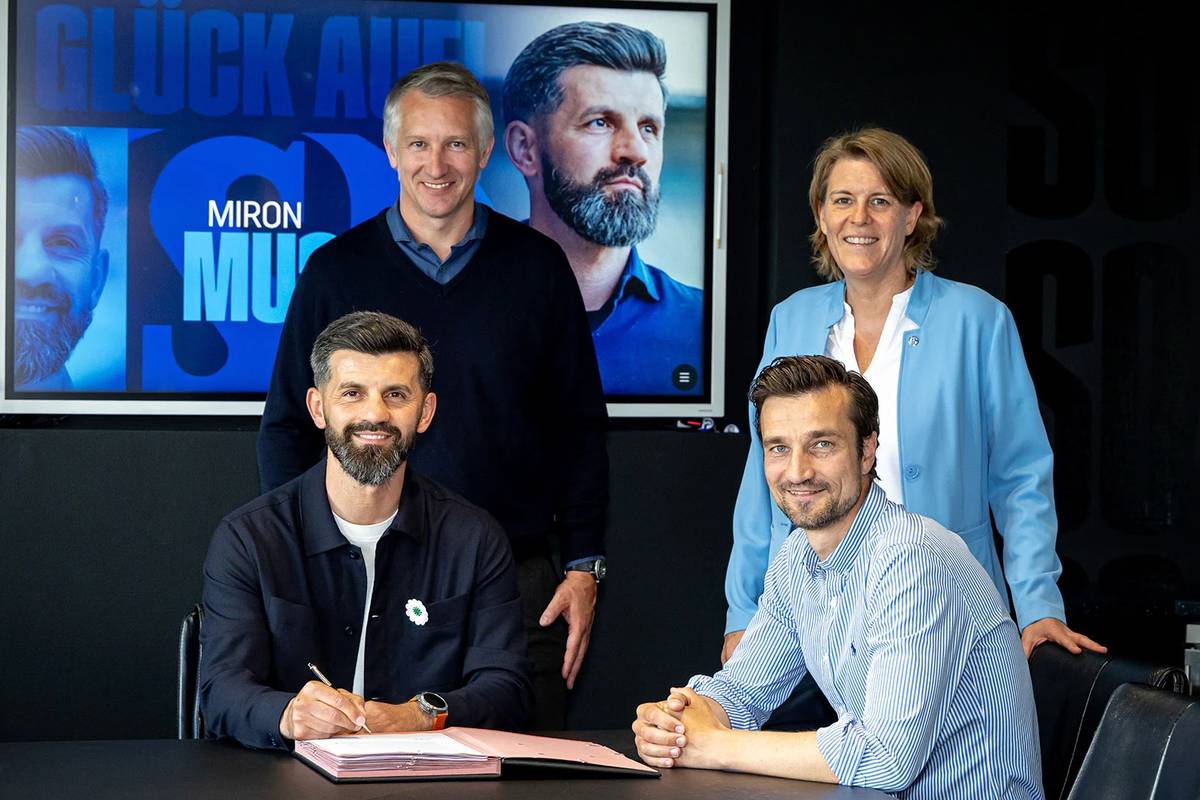 Schalke 04 präsentiert neuen Trainer