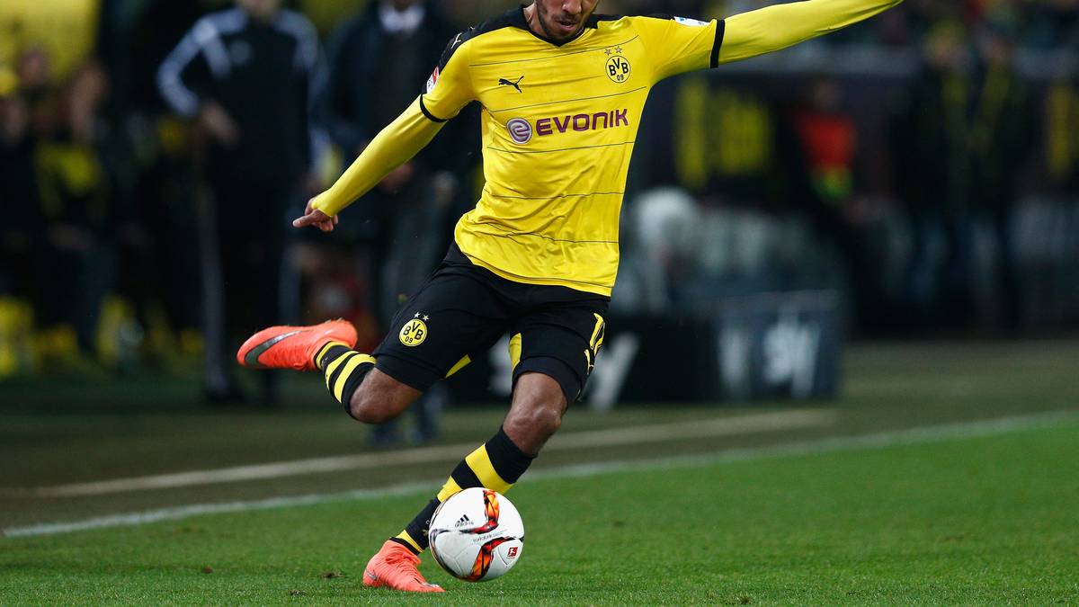 PIERRE-EMERICK AUBAMEYANG: Zuletzt erhöhte Manchester United angeblich sein Angebot, will den Gabuner unbedingt - und könnte trotzdem gnadenlos überholt werden. Denn der Dortmunder Star-Stürmer ist sich einem Bericht des "Express" zufolge mit Real Madrid einig