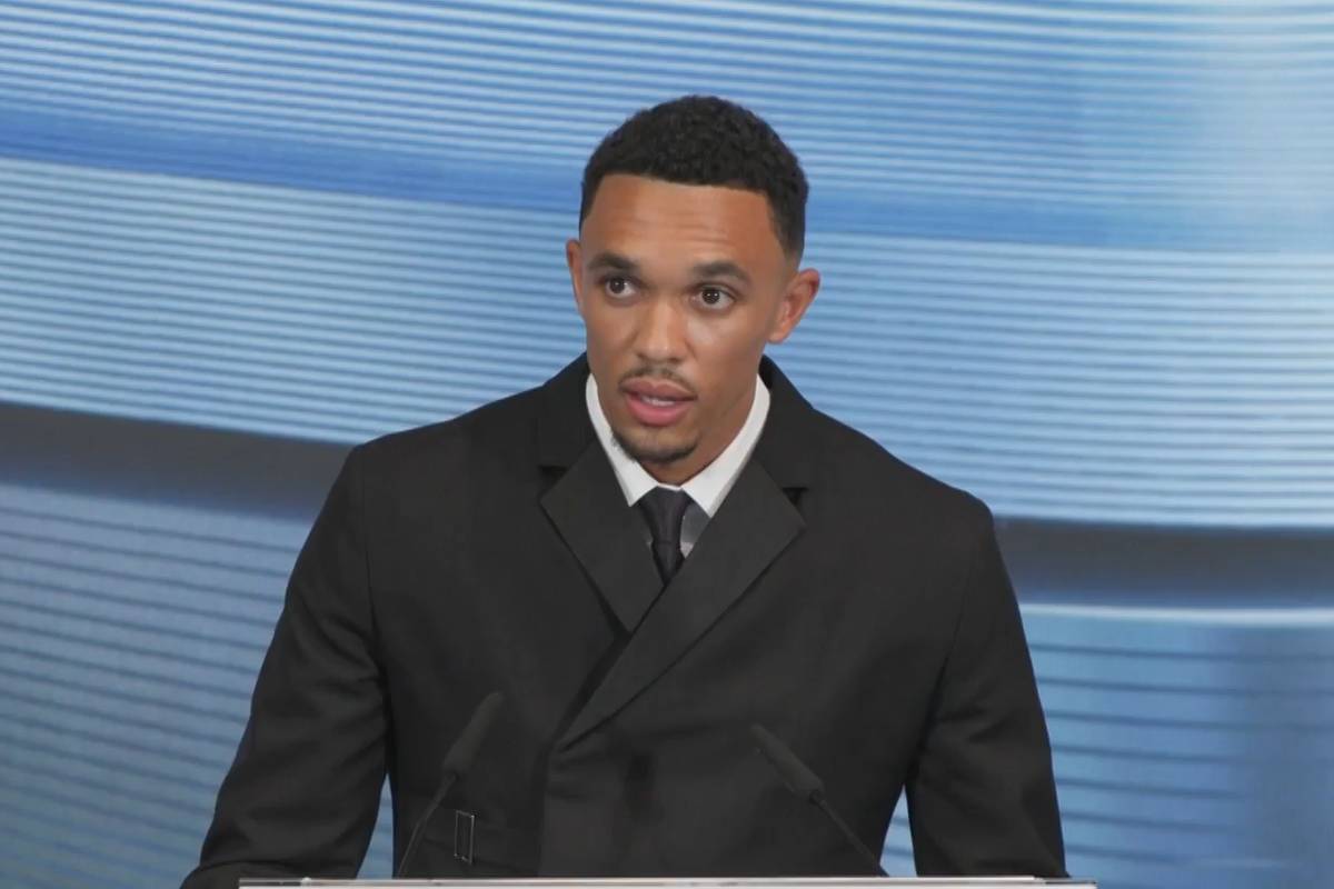 Trent Alexander-Arnold wurde offiziell bei Real Madrid vorgestellt. Bei seiner Präsentation überraschte der Engländer mit fließendem Spanisch.