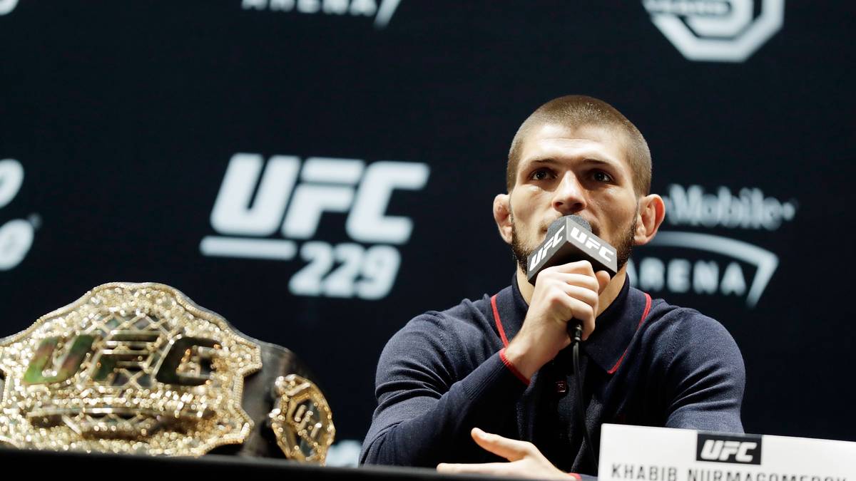 PLATZ 15 – KHABIB NURMAGOMEDOV (UFC): Search-Score 100, Werbeeinnahmen 3,9 Mio., Social Media 13,4 Mio. Follower. Der amtierende UFC-Champion konnte jeden seiner bislang 28 Kämpfe als Sieger beenden