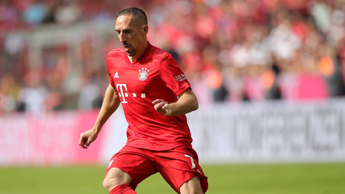 König Franck! Der linke Teil der Flügelzange. Im Sommer 2007 waren 30 Millionen eine große Summe. Im Vergleich mit Robben noch mehr Vorbereiter als Vollstrecker und immer für einen genialen Moment zu haben