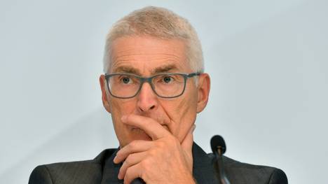 Lutz-Michael Fröhlich weist Kritik zurück