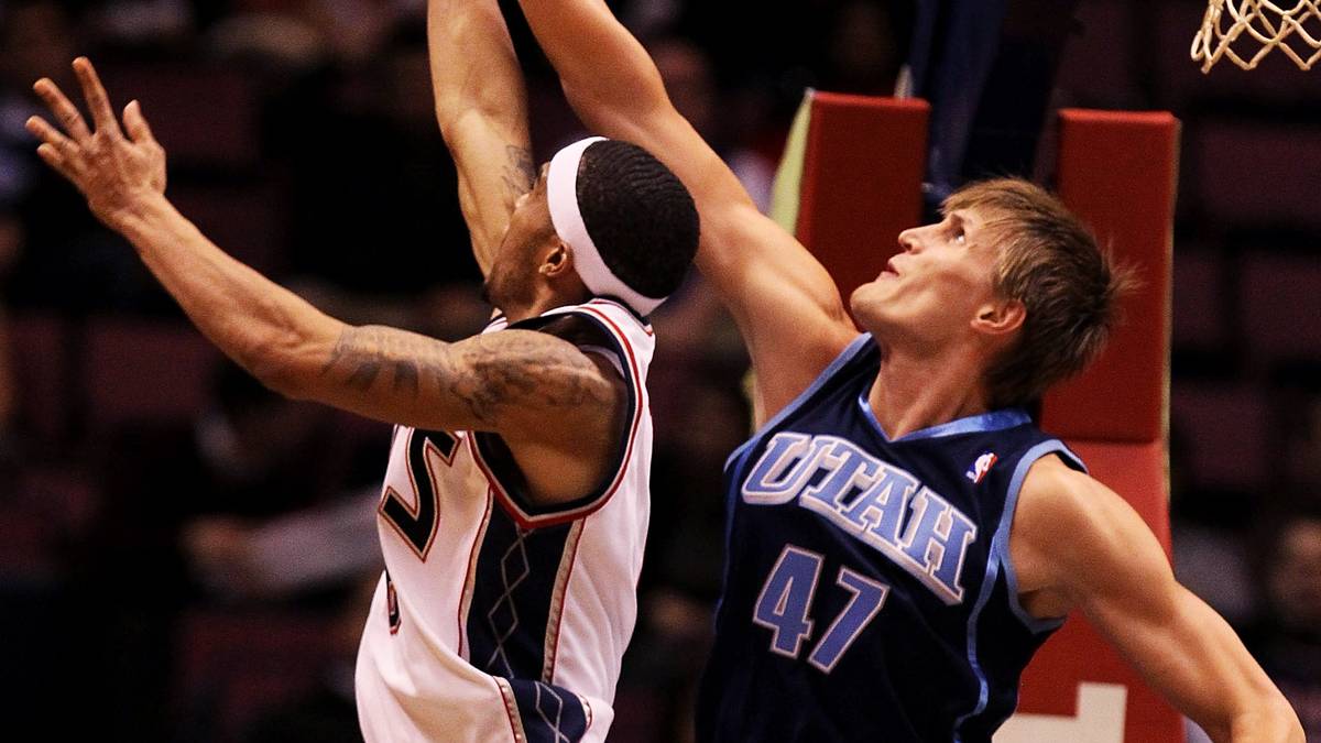 PLATZ 12 - ANDREI KIRILENKO: Zehn seiner zwölf Jahre verbrachte der Small Forward bei den Utah Jazz. Dort bleibt er den Fans vor allem für seine Defense in Erinnerung. 2005 war er mit 136 Blocks erfolgreichster NBA-Spieler in dieser Kategorie. Insgesamt räumte "AK47" 1461 Mal den Ball ab und belegt damit Rang 38 der ewigen Bestenliste
