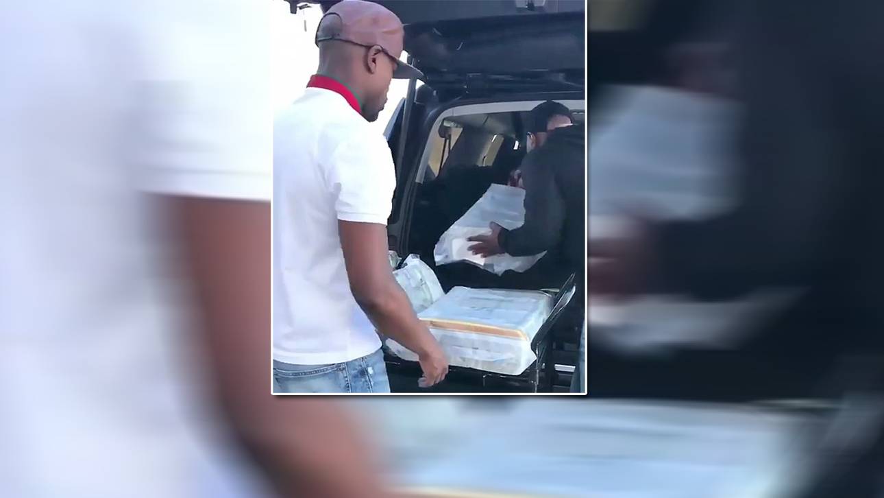 Mayweather zeigt Geld für Strip Club