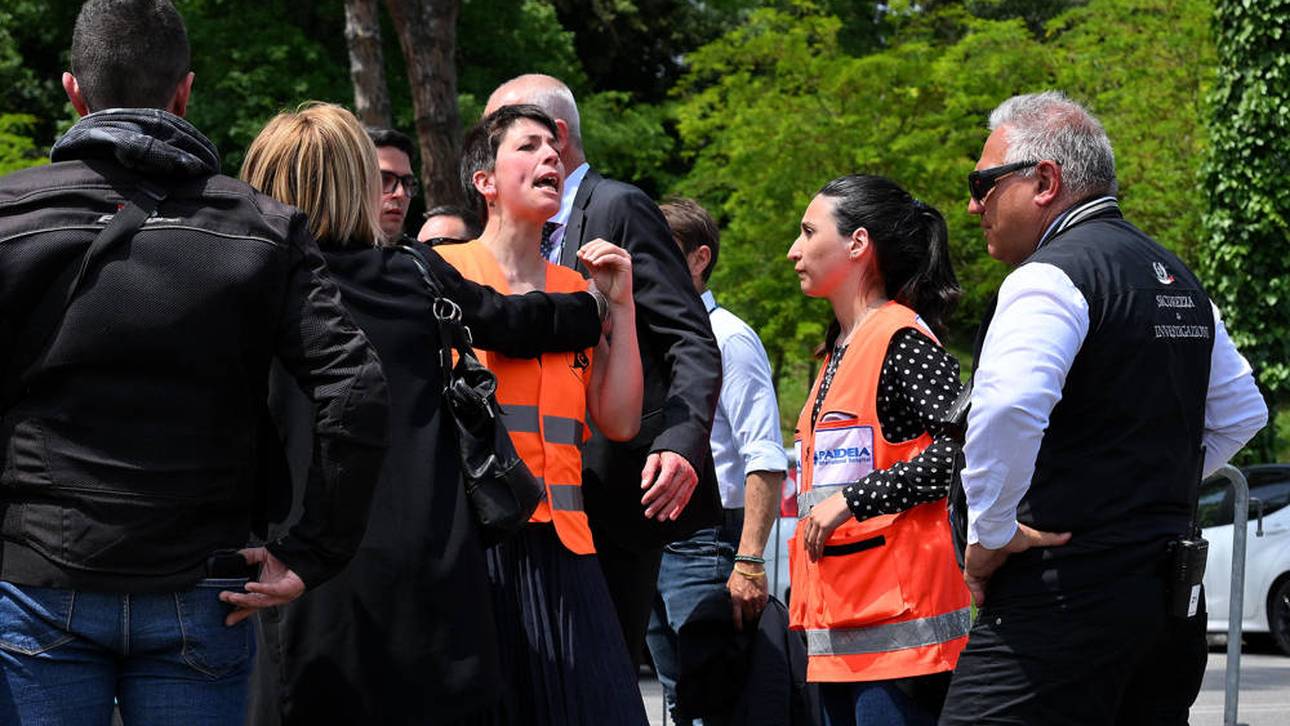 Protest! Matches in Rom unterbrochen