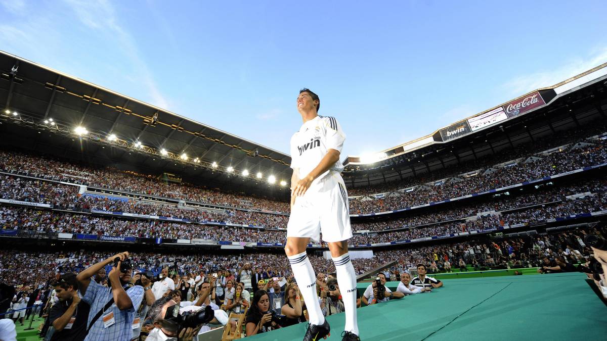 Insgesamt 85.000 Real-Fans fanden den Weg ins Santiago Bernabéu und jubelten dem Ausnahmefußballer zu, der zu den Klängen von Nessun Dorma einlief. Ein Königlicher Moment