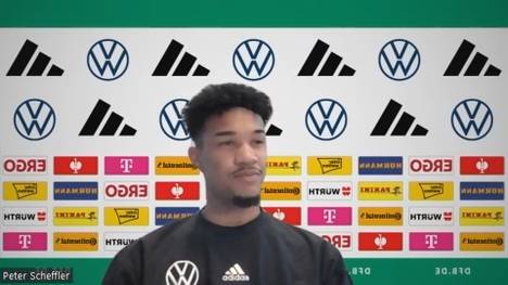 Freiburgs Kenneth Schmidt erfuhr direkt nach dem Abpfiff beim 1:1 gegen Mainz 05 von seiner Nachnominierung für Deutschlands U21. Der 20-Jährige zeigte sich davon äußerst überrascht.