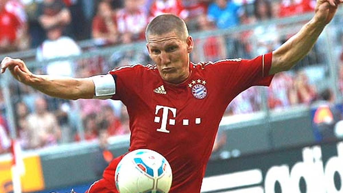 Nachdem er seinen Bänderriss auskuriert hat, muss er bereits Ende März wieder mit Problemen im Knöchel aussetzen