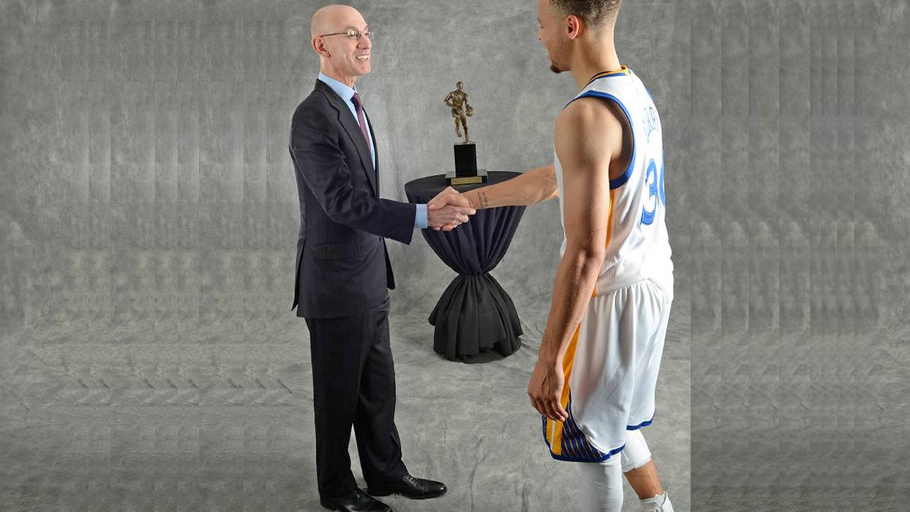 Silver und Curry holen Handschlag nach