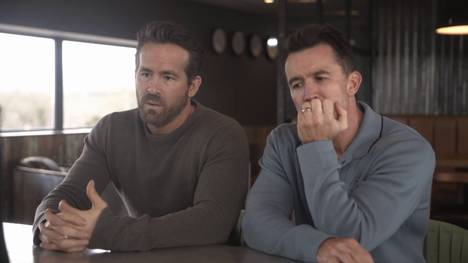 Manchester United und Wrexham haben ein Freundschaftsspiel für die kommende Vor-Saison angekündigt. Wrexham-Eigentümer Ryan Reynolds und Rob McElhenney zeigen sich jedoch vor dem legendären Sir Alex Ferguson sehr nervös.