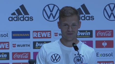 Auf der Pressekonferenz vor dem UEFA Nations League-Spiel gegen Italien wird Joshua Kimmich auf die Ereignisse und möglichen Wechsel von Robert Lewandowski angesprochen. 