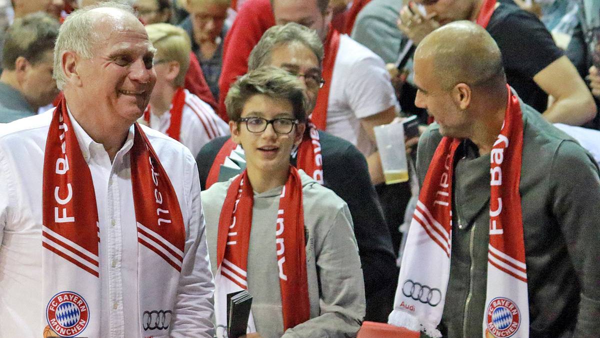 Uli Hoeneß und Pep Guardiola beim FC Bayern Basketball