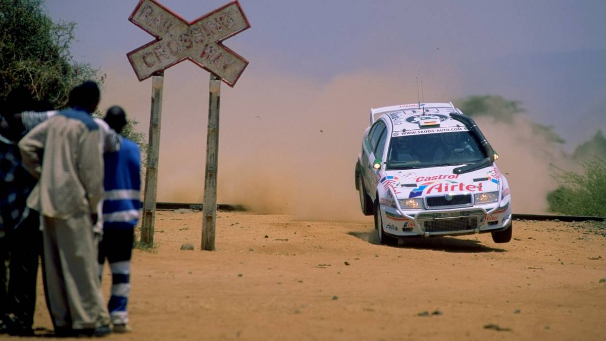 Sein erstes Rennen bei der Rallye-Weltmeisterschaft bestreitet Armin Schwarz 1988. Der Gewinn der Rallye Spanien drei Jahre später bleibt sein größer Erfolg in der WRC