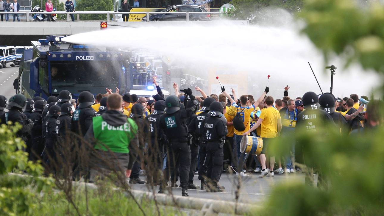 Derby-Krawalle: Polizei reagiert