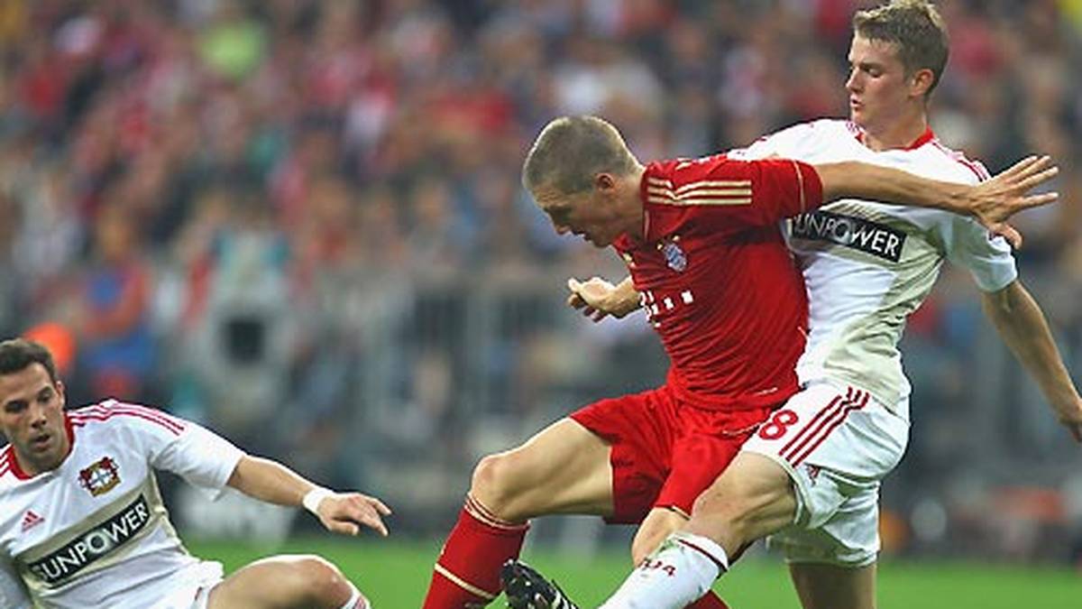 Auch in der Triple-Saison 2012/'13 bleibt er nicht von Verletzungssorgen verschont. Im Februar und April sowie Anfang Mai macht ihm wieder das Sprunggelenk zu schaffen. Als die Meisterschaft bereits zugunsten des FC Bayern entschieden ist, setzt Schweinsteiger vom 29. bis zum 33. Spieltag aus