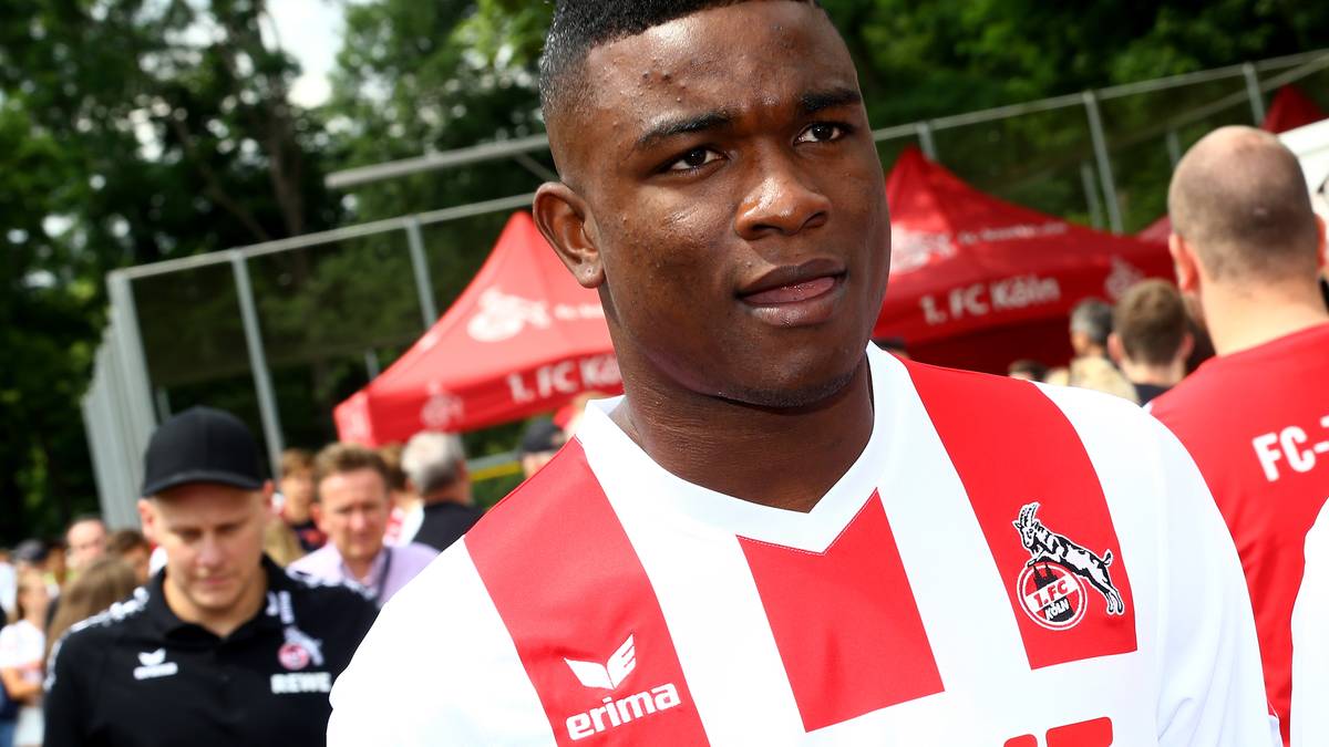 1. FC KÖLN: WER KAM? Jhon Cordoba ist längst da. Die Geißböcke hatten den Kolumbianer als Nachfolger für Anthony Modeste geholt und dafür schlappe 17 Millionen Euro hingeblättert. Das "Problem": Modeste ist immer noch da 